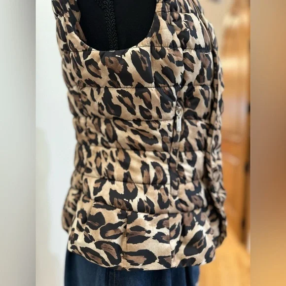 White House Black Market SIZE S TAN BROWN/BLACK ANIMAL PRINT PUFFER LADIES VEST - Picture 5 of 5
